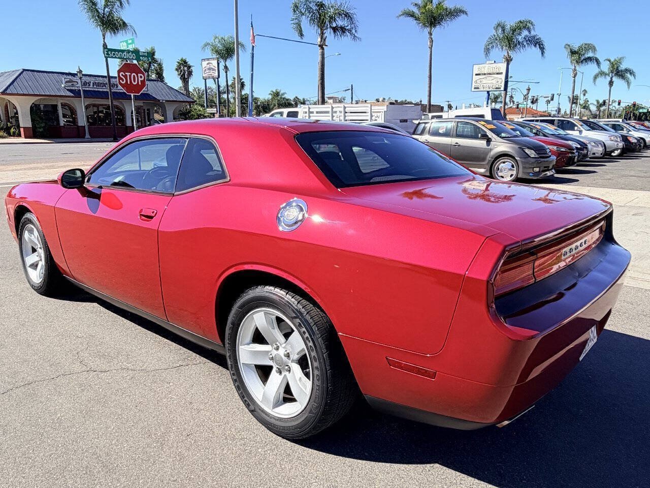 Used 2012 Dodge Challenger SXT RWD image 8