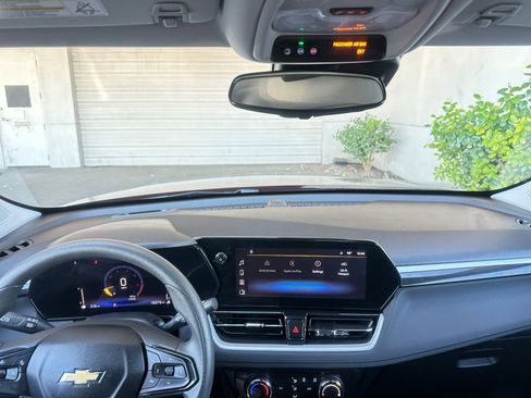 Used 2025 Chevrolet TrailBlazer LT image 33