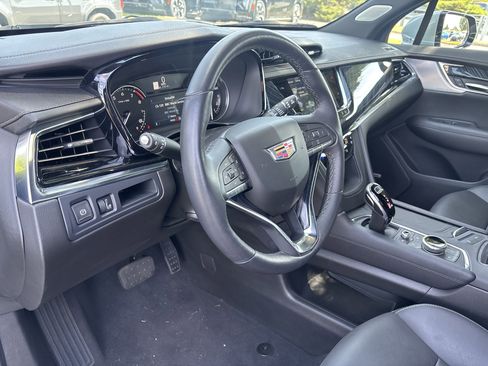 Used 2024 Cadillac XT6 Premium Luxury image 23