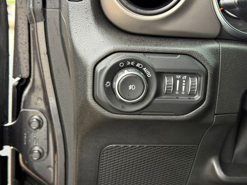 Used 2021 Jeep Wrangler Unlimited Sport AWD/4WD image 18