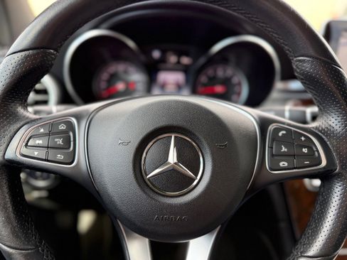 Used 2018 Mercedes-Benz GLC 300 GLC 300 4MATIC w/ Premium Package image 37