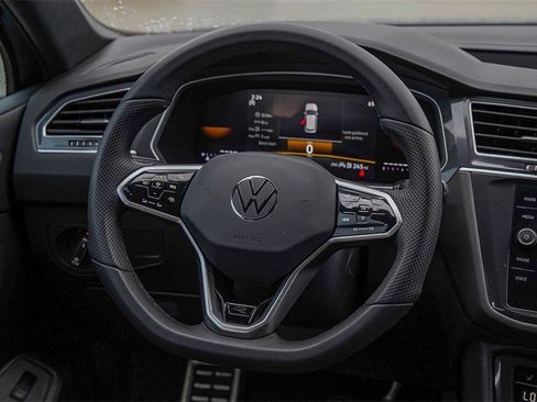 New 2024 Volkswagen Tiguan SE R-Line image 23