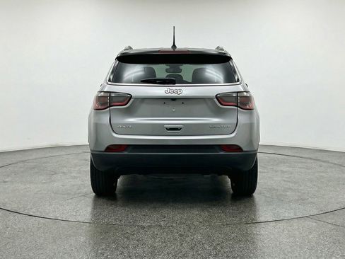 Used 2025 Jeep Compass Limited image 7