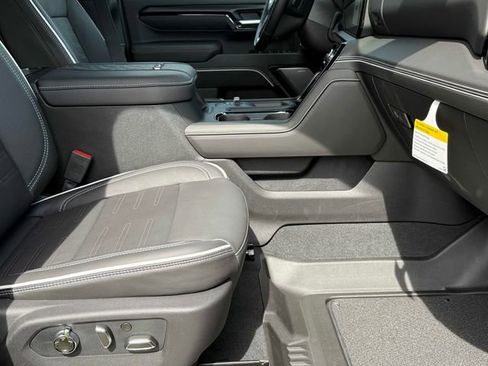 New 2026 GMC Sierra 2500 AT4X AWD/4WD image 3