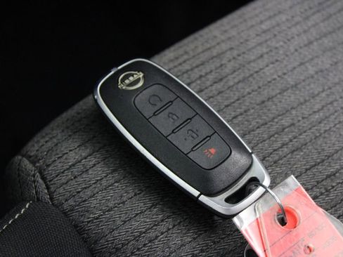 Certified 2023 Nissan Rogue SV image 28