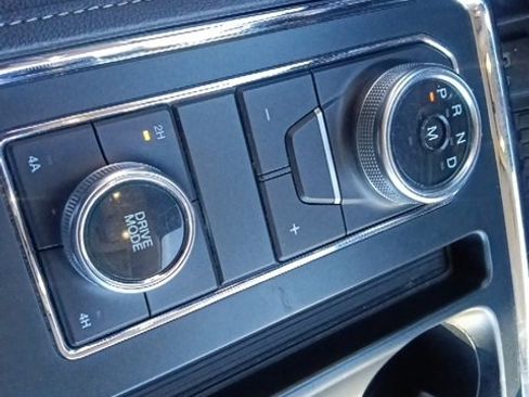 Used 2023 Ford Expedition Max XLT image 24