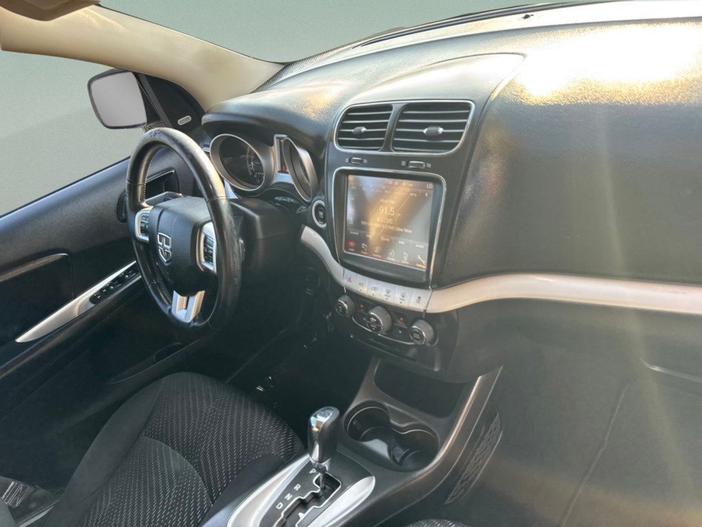 Used 2015 Dodge Journey SXT w/ Flexible Seating Group FWD image 25