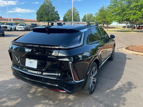 Certified 2024 Cadillac Lyriq Luxury AWD/4WD image 6