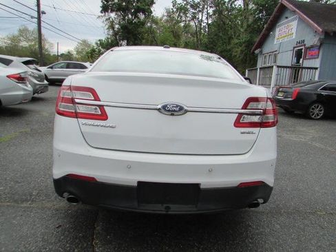 Used 2015 Ford Taurus SEL w/ Equipment Group 201A FWD image 7