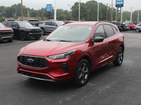 Used 2024 Ford Escape ST-Line w/ Tech Pack #1 AWD/4WD image 10