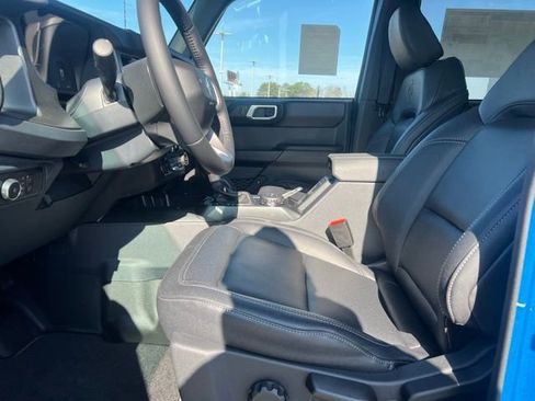 New 2025 Ford Bronco Badlands w/ Sasquatch Package AWD/4WD image 4