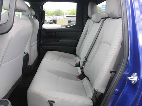 Used 2025 Toyota Tacoma SR5 AWD/4WD image 10