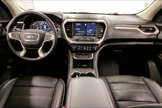 Used 2023 GMC Acadia Denali w/ Trailering Package AWD/4WD image 18