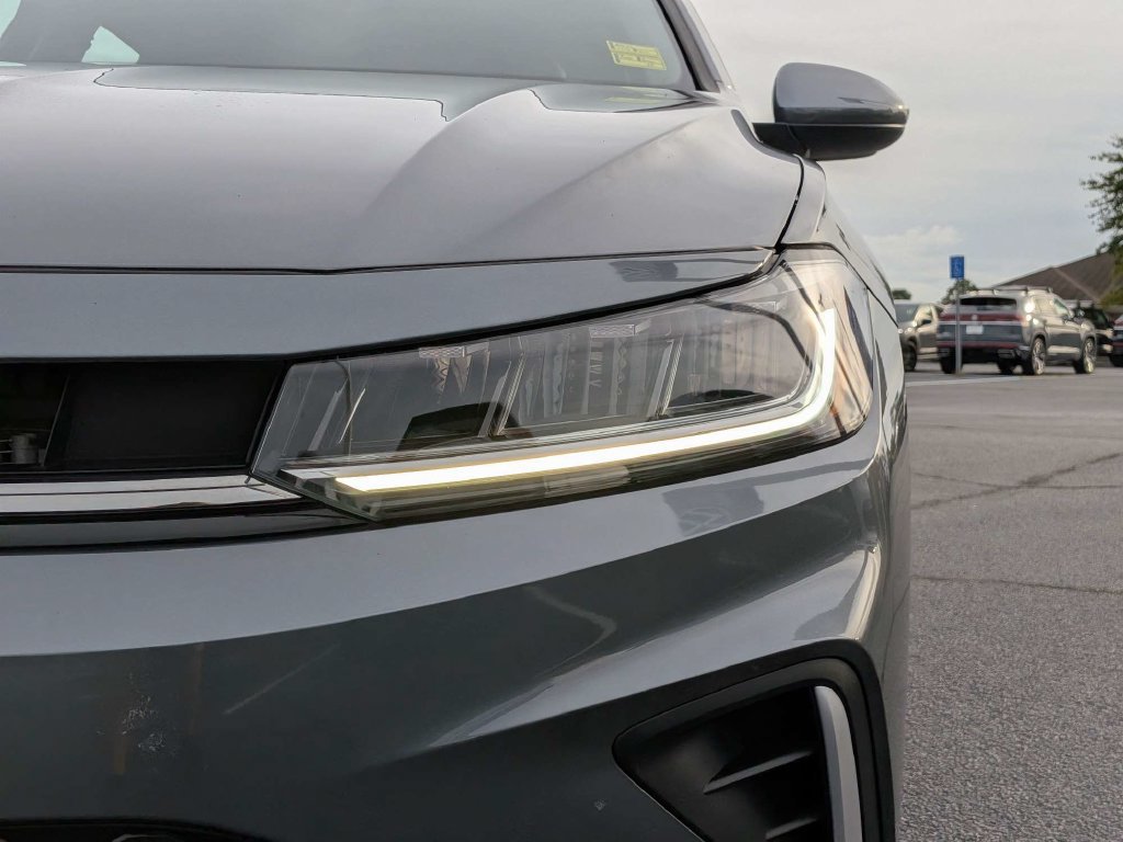 Certified 2026 Volkswagen Jetta SE FWD image 11