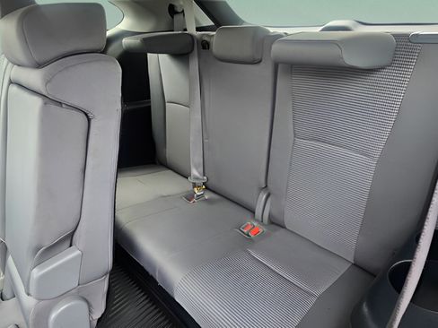Used 2023 Toyota Highlander LE AWD/4WD image 9