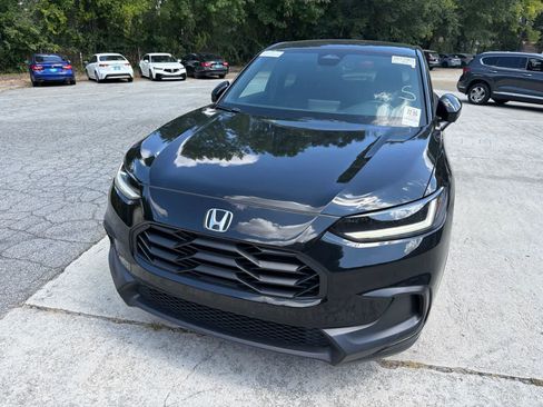 Used 2025 Honda HR-V Sport image 4