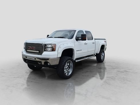 Used 2010 GMC Sierra 2500 SLT AWD/4WD image 4