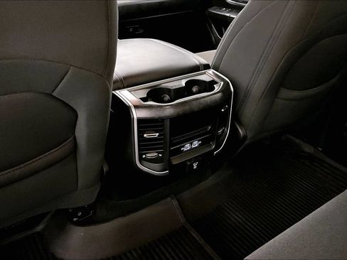 Used 2021 RAM 1500 Big Horn AWD/4WD image 11