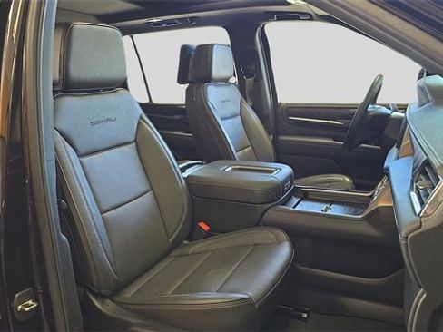 Used 2024 GMC Yukon XL Denali image 14