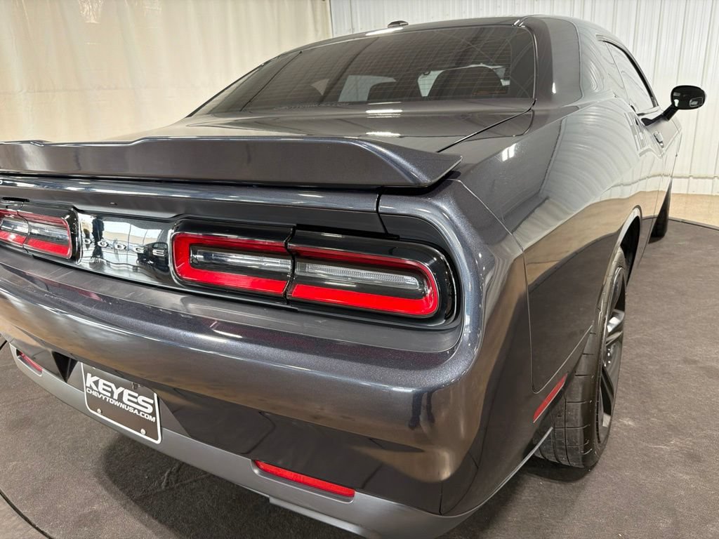 Used 2017 Dodge Challenger R/T RWD image 16