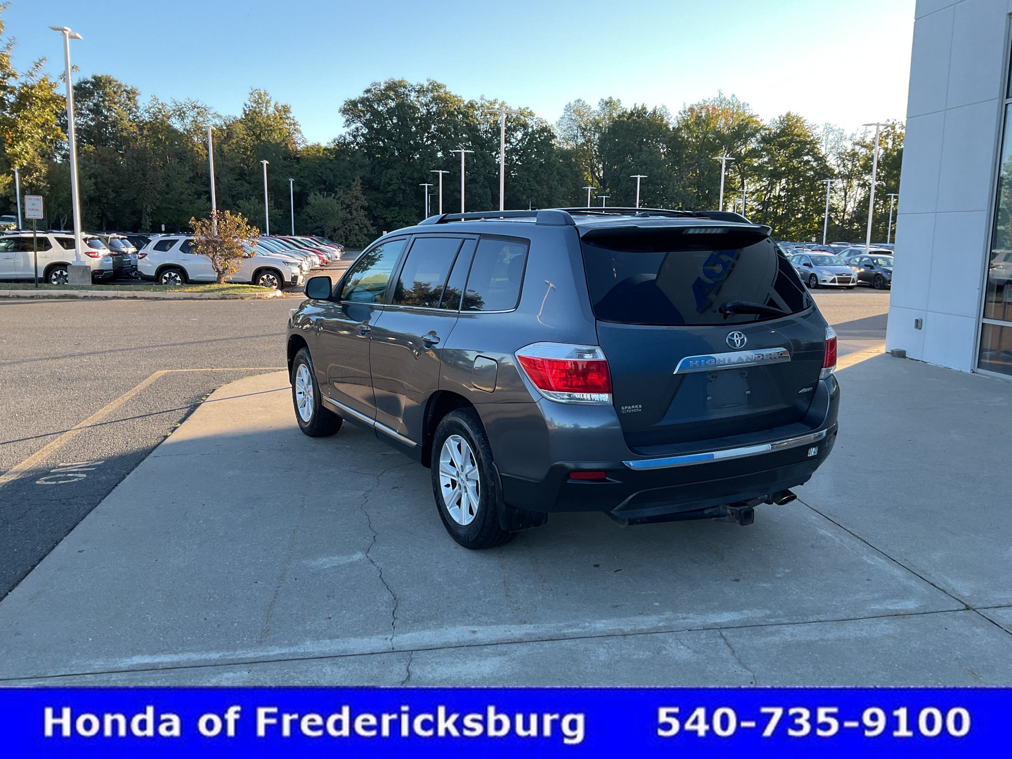 Used 2011 Toyota Highlander SE w/ Convenience Pkg AWD/4WD image 4