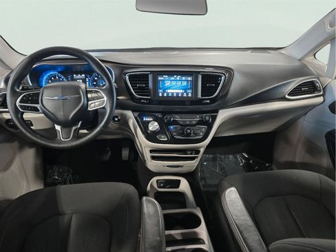 Used 2019 Chrysler Pacifica L FWD image 31