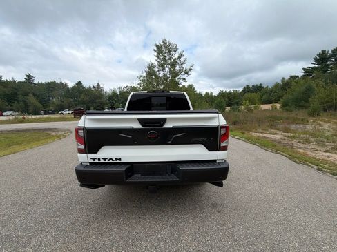 Used 2021 Nissan Titan PRO-4X w/ Pro-4x Convenience Package AWD/4WD image 4