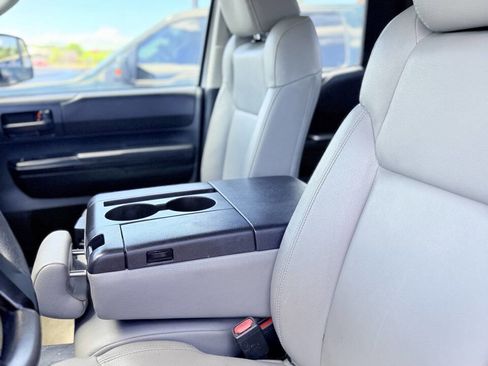 Used 2018 Toyota Tundra SR image 13