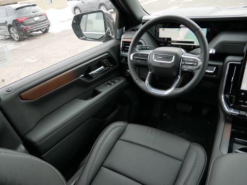 New 2026 GMC Yukon XL Denali w/ Sun & Power Step Package image 13