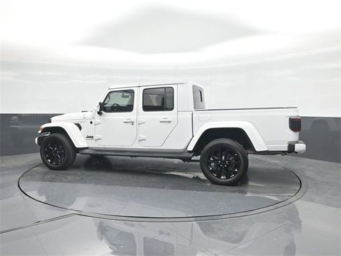 Used 2023 Jeep Gladiator Overland image 30