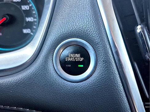 Used 2019 Chevrolet Traverse LT w/ LT Premium Package AWD/4WD image 19
