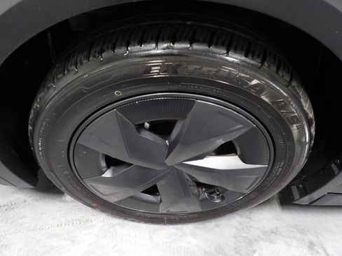 Used 2025 Toyota Prius LE FWD image 24