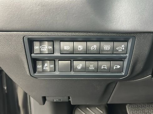 Used 2025 Toyota Sequoia Limited image 31