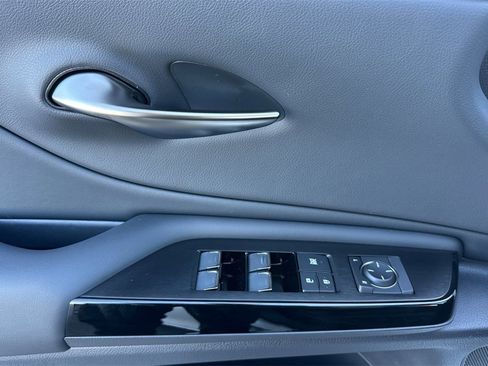 New 2025 Lexus ES 350 image 11