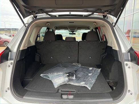 Used 2025 Nissan Rogue S image 20