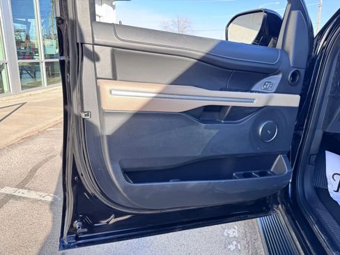 Used 2024 Ford Expedition Limited AWD/4WD image 20