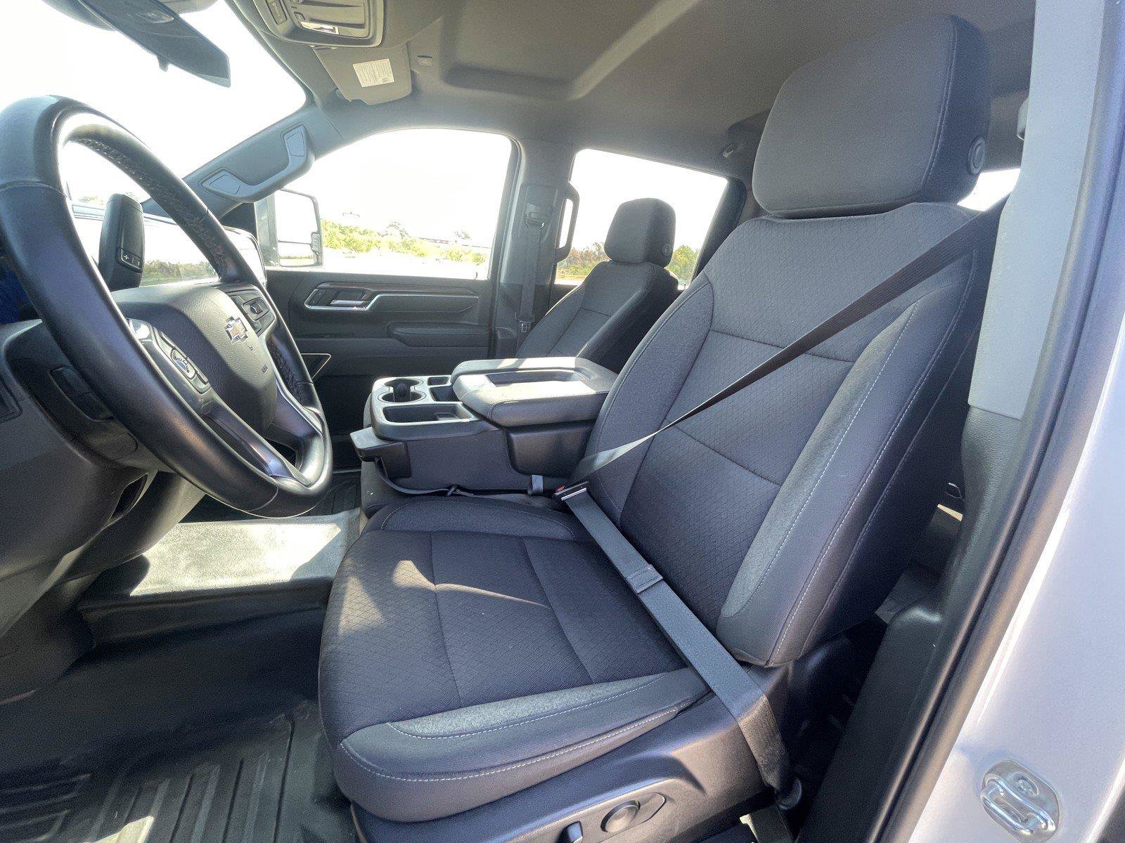 Used 2025 Chevrolet Silverado 2500 LT w/ Convenience Package AWD/4WD image 12