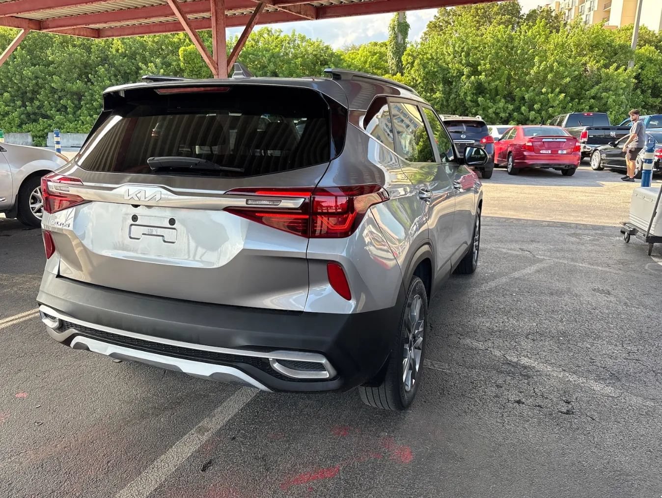 Used 2022 Kia Seltos S FWD image 2