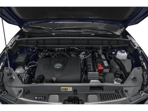 Used 2022 Toyota Highlander XLE AWD/4WD image 15