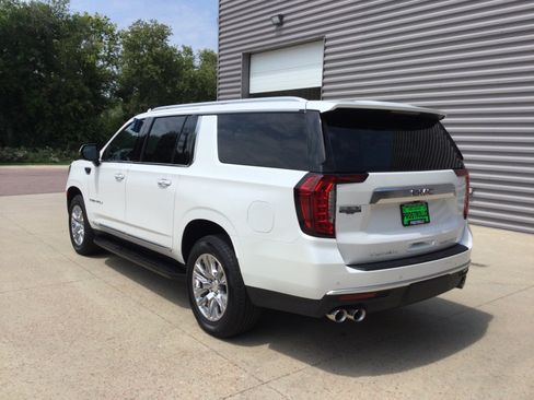 Used 2023 GMC Yukon XL Denali w/ LPO, Floor Liner Package AWD/4WD image 7