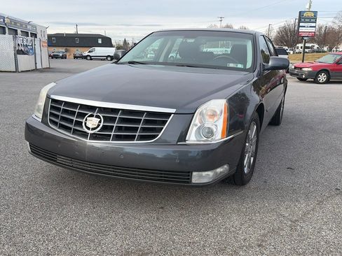 Used 2010 Cadillac DTS Premium image 5