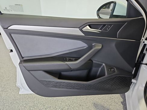 New 2026 Volkswagen Jetta SE FWD image 16