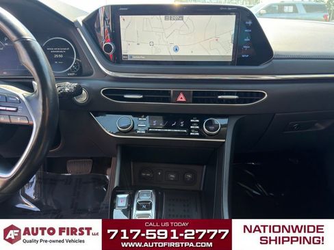 Used 2022 Hyundai Sonata Limited w/ Preferred Accessory Package image 17