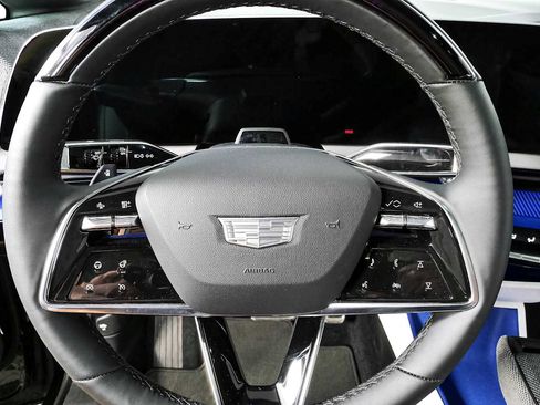 Certified 2025 Cadillac Optiq Luxury 1 AWD/4WD image 11