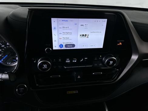 Used 2023 Toyota Highlander XLE image 13