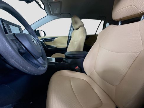 Used 2020 Toyota RAV4 LE image 21