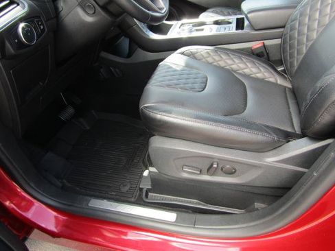 Used 2024 Ford Edge Titanium w/ Equipment Group 301A AWD/4WD image 19