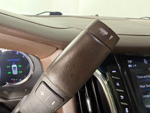 Used 2017 Cadillac Escalade Premium Luxury image 27