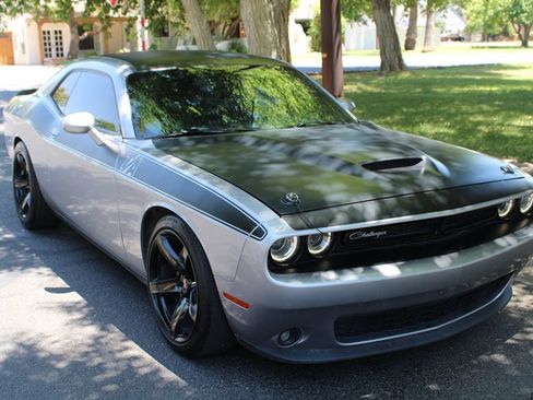 Used 2018 Dodge Challenger R/T w/ Quick Order Package 22P T/A RWD image 34