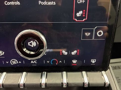 Used 2025 GMC Terrain Elevation image 10